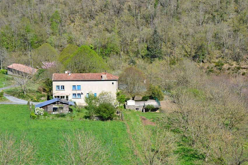 Image Façade à  maison mitoyenne de Courniou