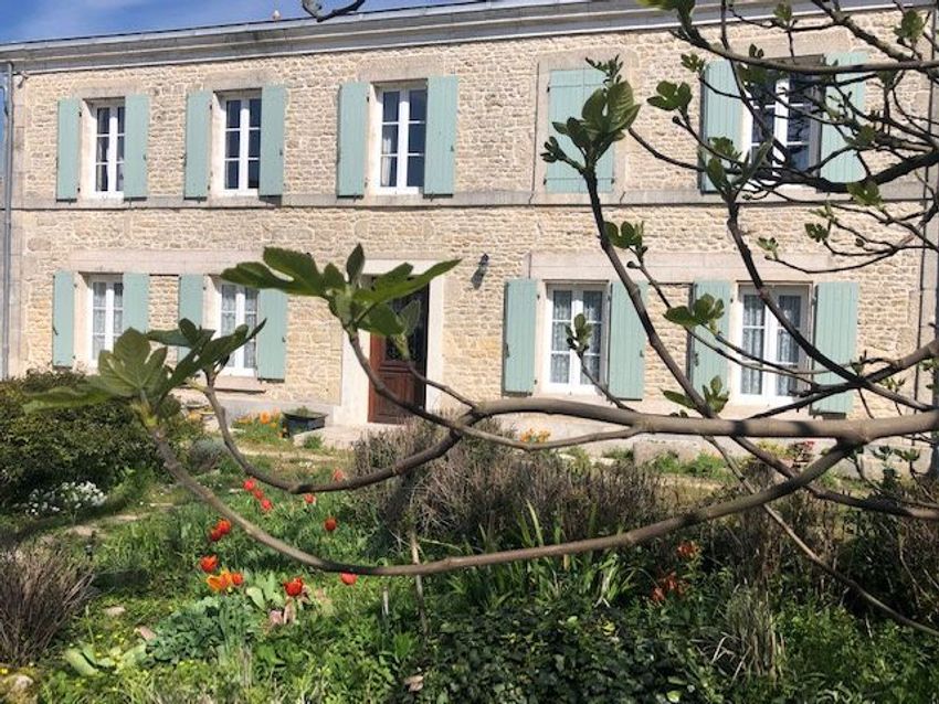 Image Façade à  maison individuelle de Le Thou