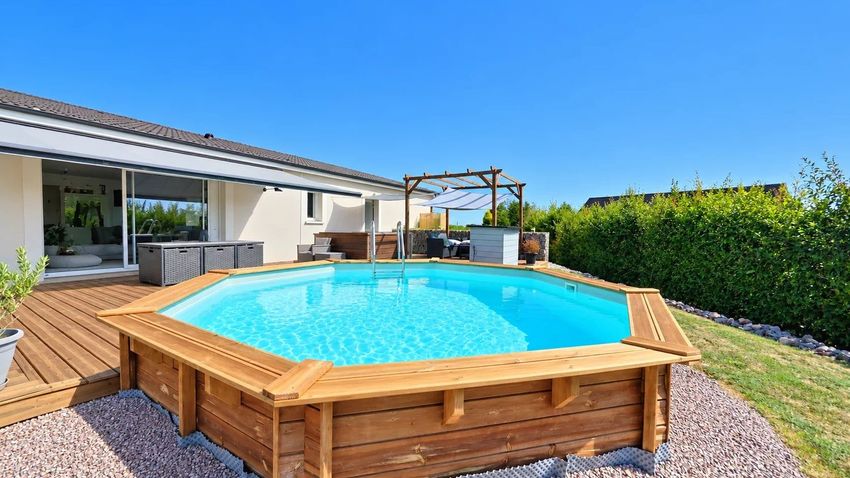 Image Piscine à  maison individuelle de Saulcet