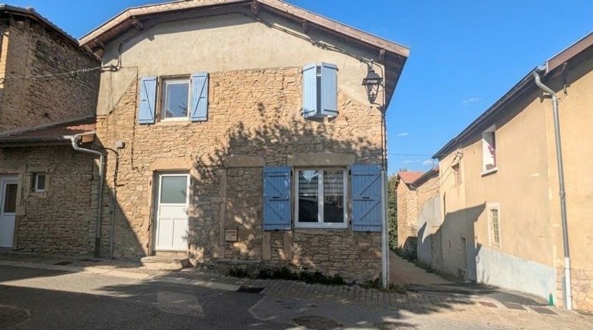 Image Façade à  maison de village de Saint-Alban-de-Roche