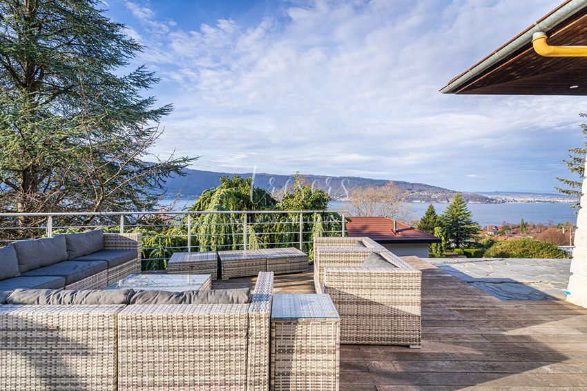 Image Piscine à  villa de Veyrier-du-Lac