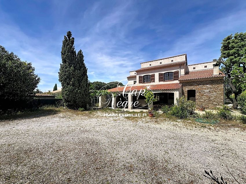 Image Façade à  maison individuelle de Bormes-les-Mimosas