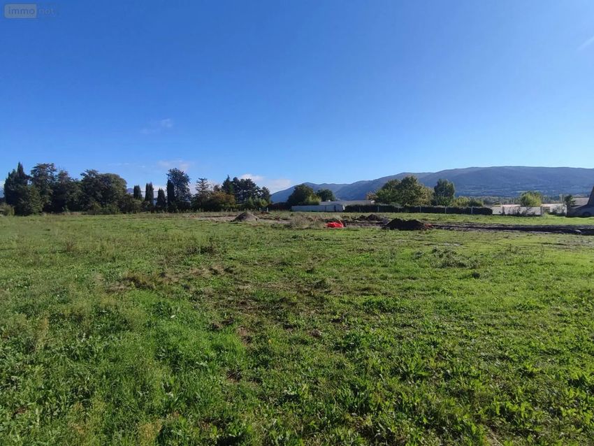Image Vue à terrain de Peyruis