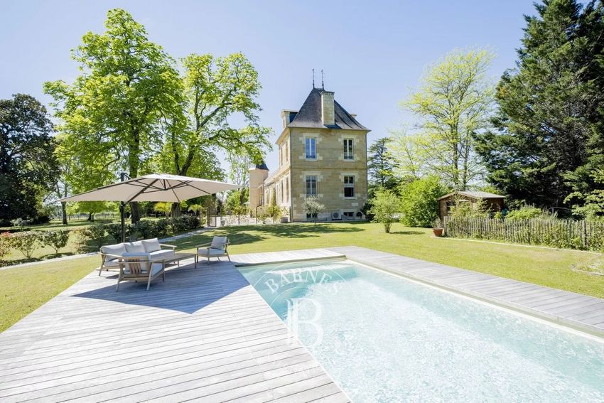 Image Piscine à  château de Léognan