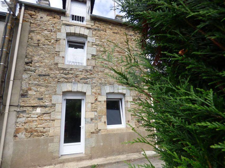 Image Façade à  maison individuelle de Bains-sur-Oust