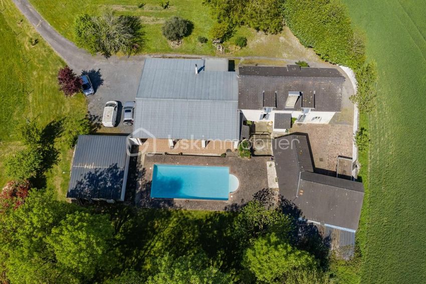 Image Piscine à  maison individuelle de Artiguelouve