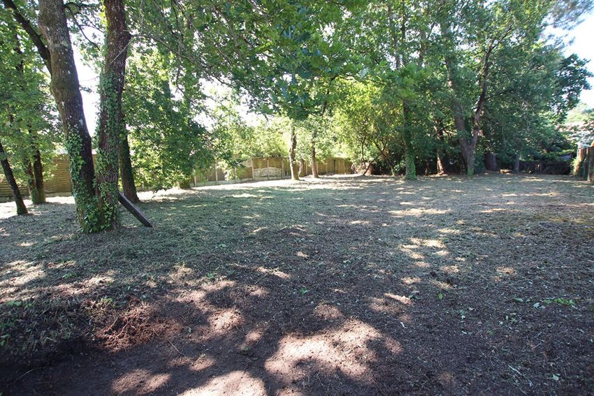 Image de terrain à Arès
