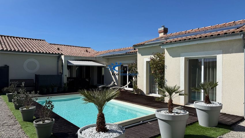 Image Piscine à  maison individuelle de Saint-Rogatien