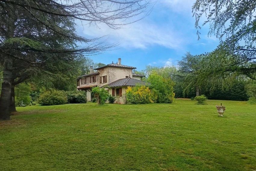 Image Façade à  propriété agricole de Puycalvel