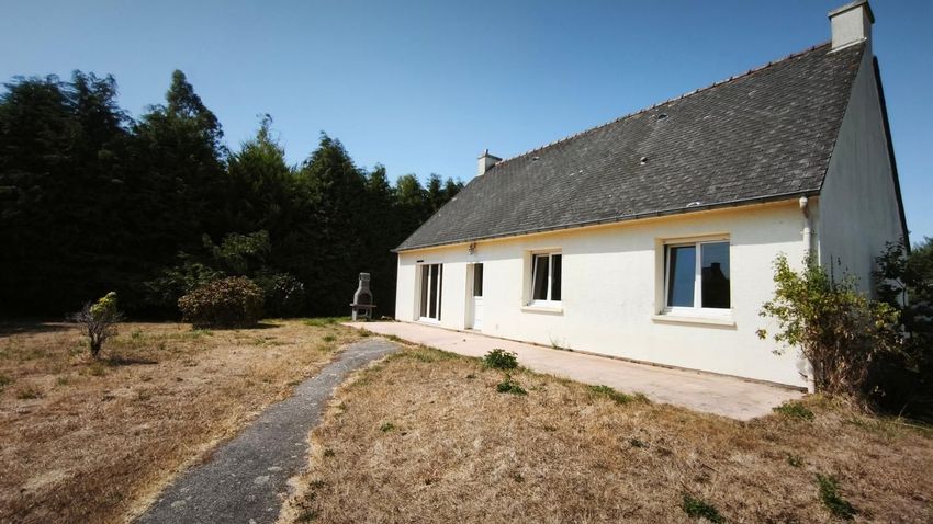 Image Façade à  maison individuelle de Cléden-Poher