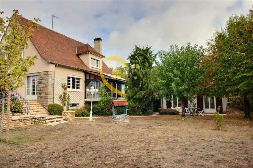Image Façade à  maison de village de Mehun-sur-Yèvre