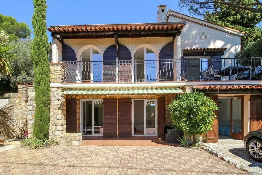 Image Façade à  maison individuelle de Mougins