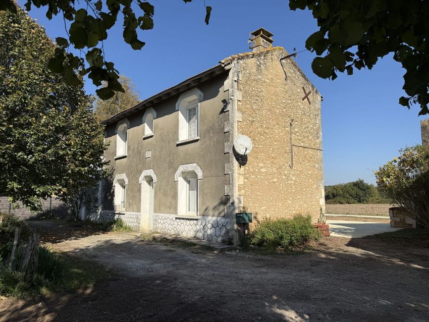 Image Façade à  maison individuelle de Cravans