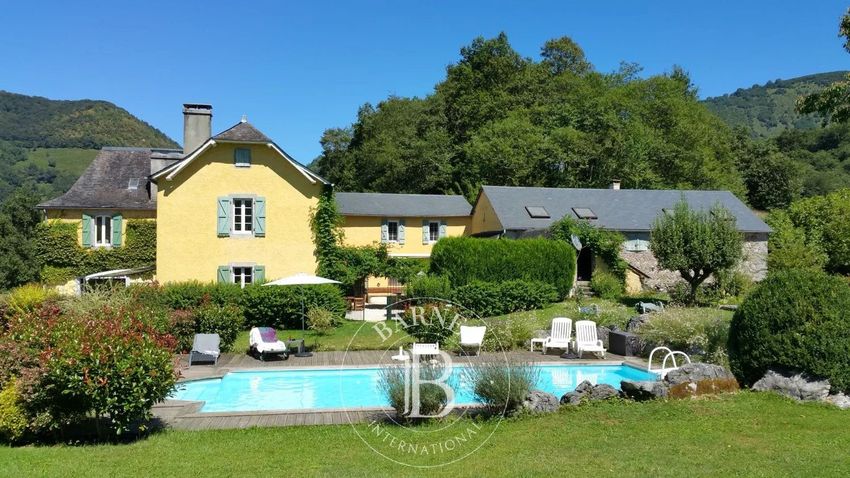Image Piscine à  maison individuelle de Issor