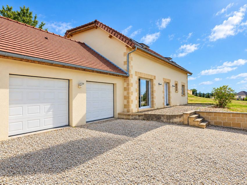 Image Façade à  maison individuelle de Cosnac