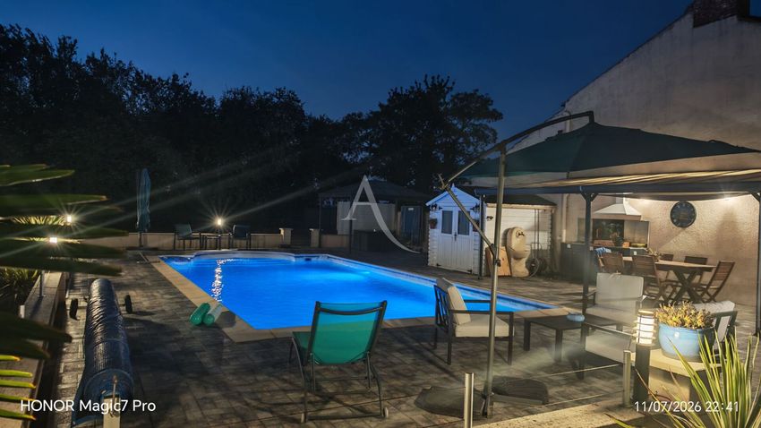 Image Piscine à  maison individuelle de Petosse