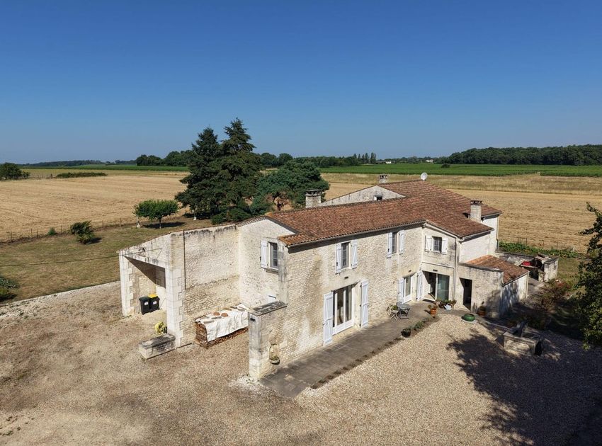 Image Façade à  maison individuelle de Cozes