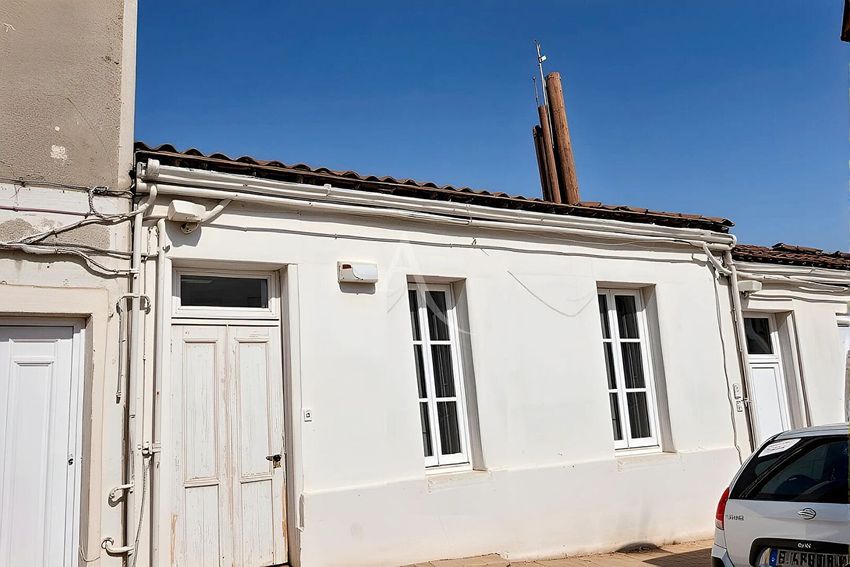 Image Façade à  maison mitoyenne de Rochefort
