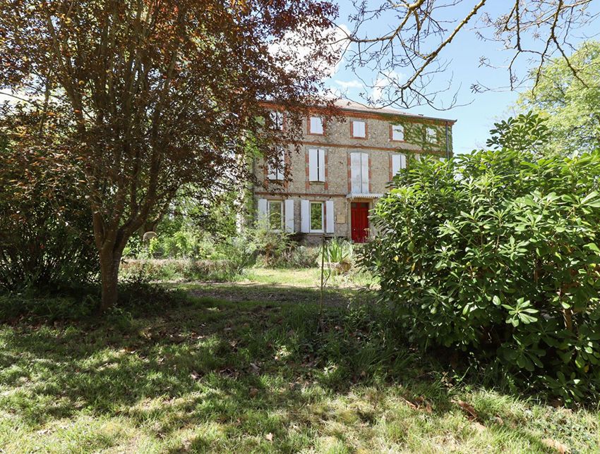 Image Façade à  maison de maître de Graulhet