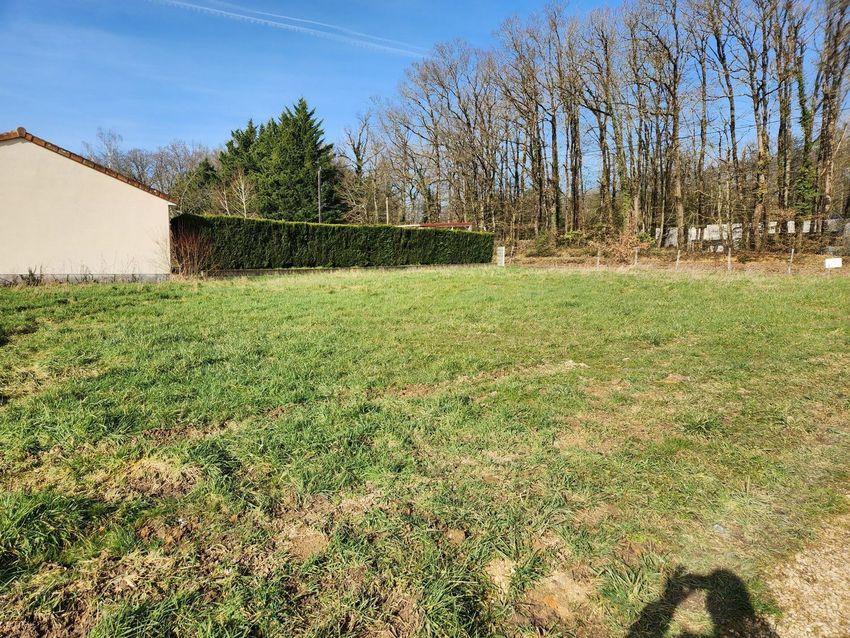 Image de terrain à Saint-Julien-l'Ars