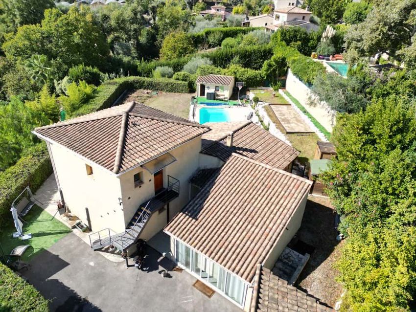 Image Façade à  maison individuelle de Saint-Jeannet