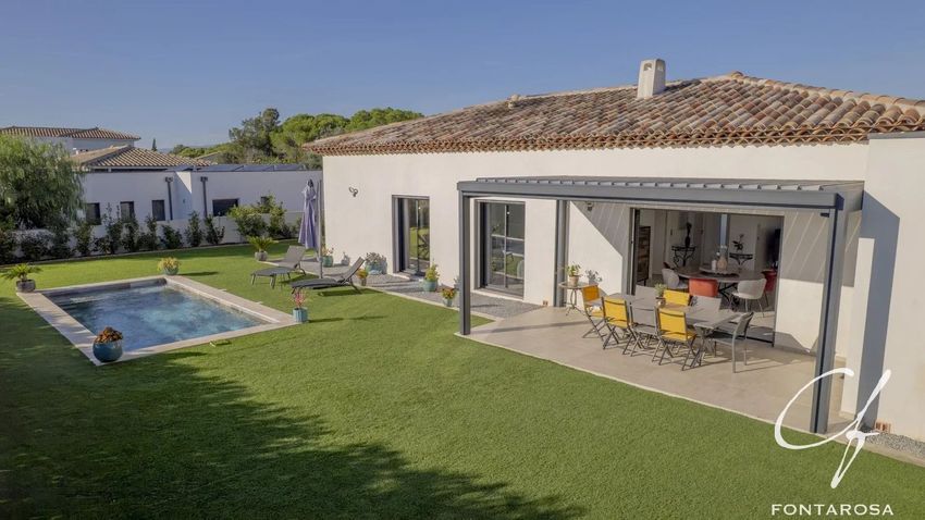 Image Façade à  villa de Puget-sur-Argens