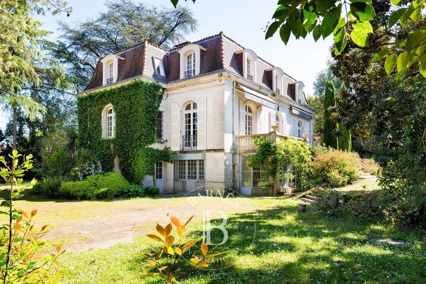 Image Façade à  manoir moderne de Aire-sur-l'Adour