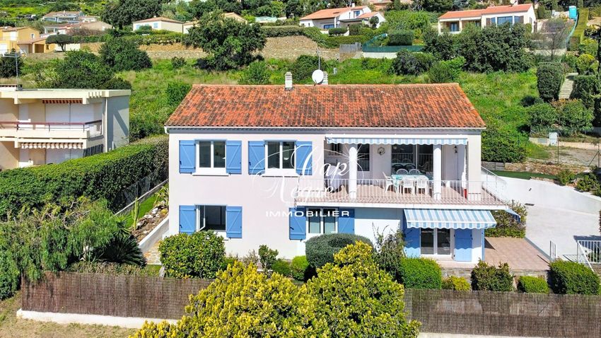 Image Façade à  maison individuelle de Le Lavandou