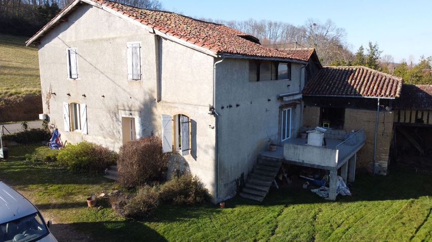 Image Façade à  maison individuelle de Monléon-Magnoac
