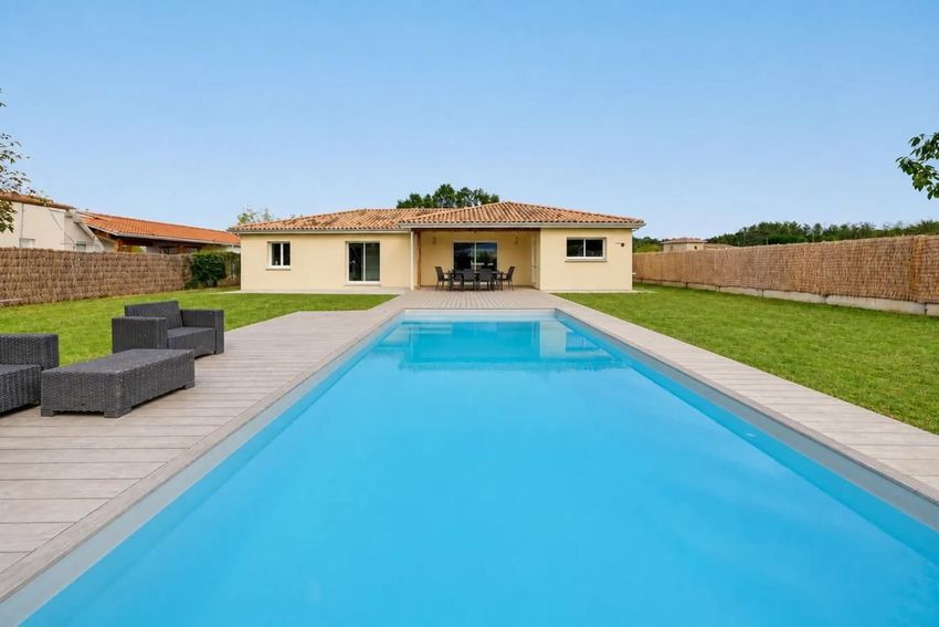 Image Piscine à  maison individuelle de Saint-Denis-de-Pile