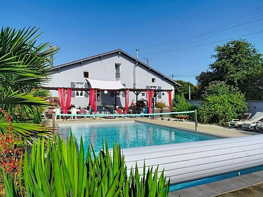 Image Piscine à  maison individuelle de Hauriet