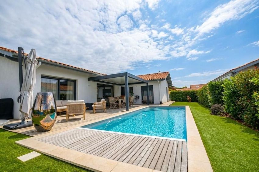 Image Piscine à  maison individuelle de Arbonne