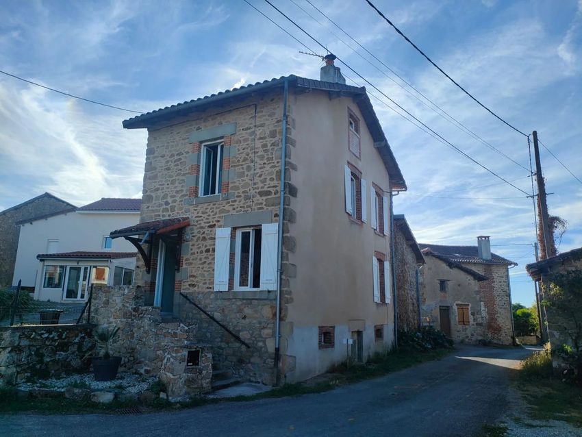 Image Façade à  maison de village de Cognac-la-Forêt
