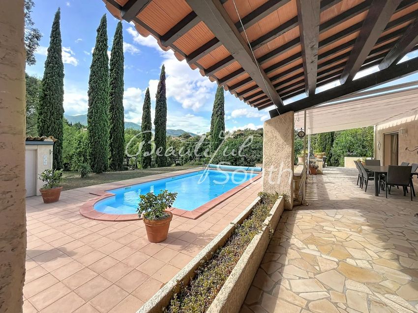 Image Piscine à  villa de Laroque-des-Albères