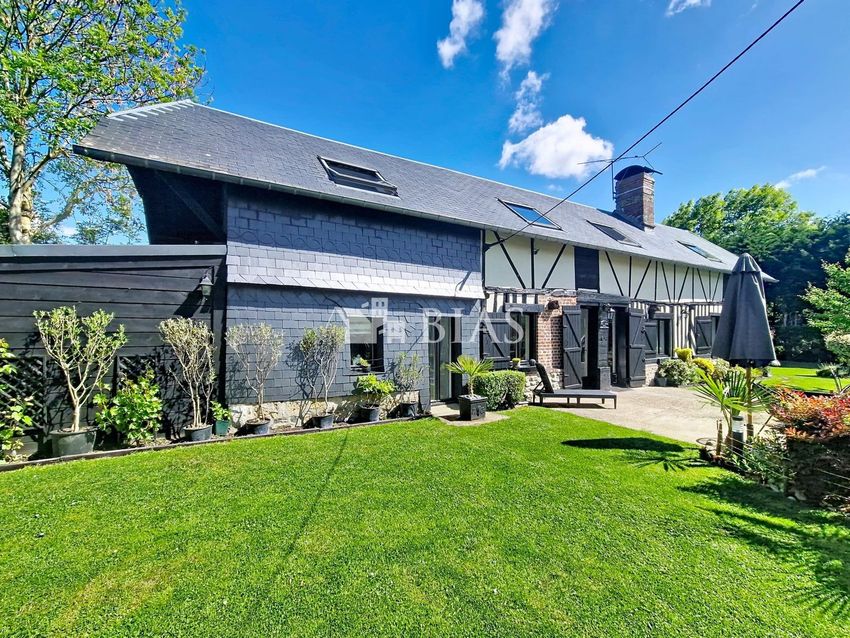 Image Façade à  maison individuelle de La Rivière-Saint-Sauveur