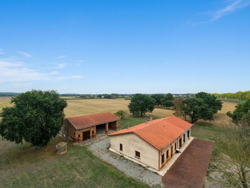 Image Façade à  propriété agricole de Léguevin