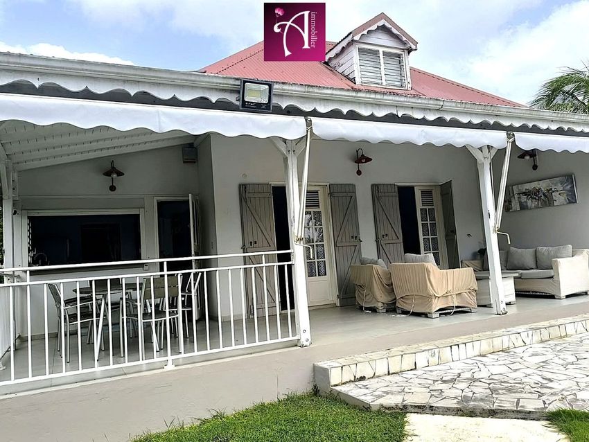 Image Façade à  maison individuelle de Baie-Mahault
