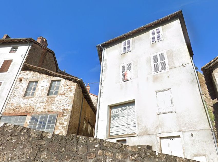 Image Façade à  maison individuelle de Rochechouart