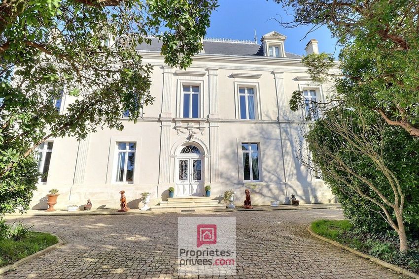 Image Vue à  manoir de Villeneuve-la-Comtesse