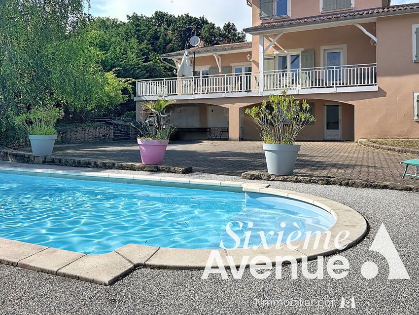 Image Piscine à  maison individuelle de 22 Chemin de la Fouillouse