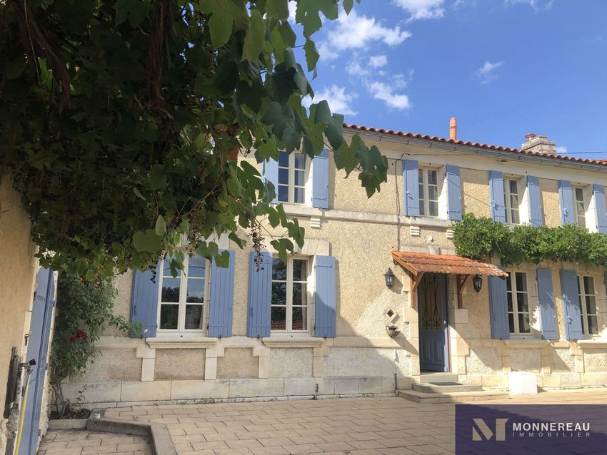 Image Façade à  maison individuelle de Barbezieux-Saint-Hilaire