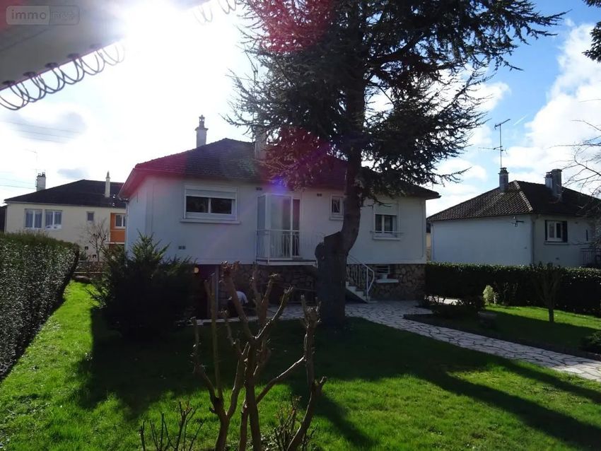Image Façade à  maison individuelle de L'Huisserie
