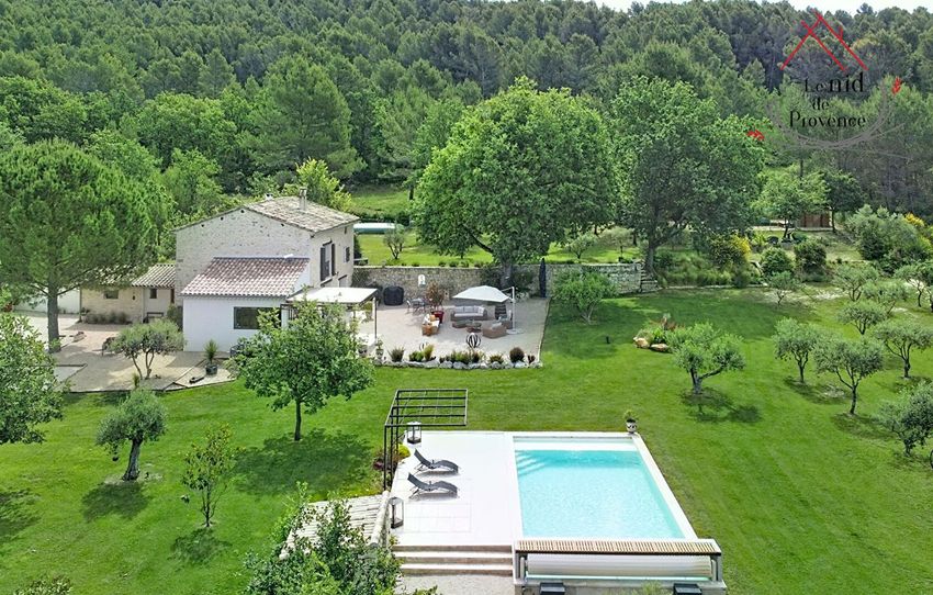 Image Piscine à  maison individuelle de La Roque-sur-Pernes
