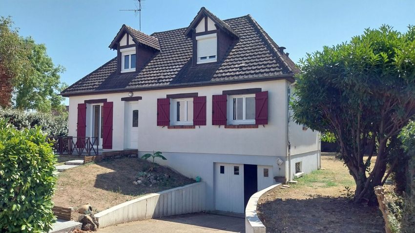 Image Façade à  maison individuelle de Saint-Pryvé-Saint-Mesmin