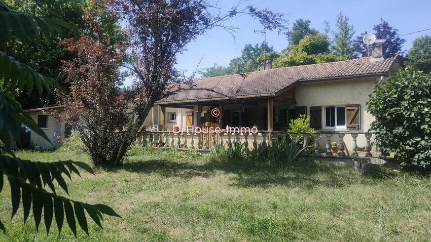 Image Façade à  villa de Cavignac