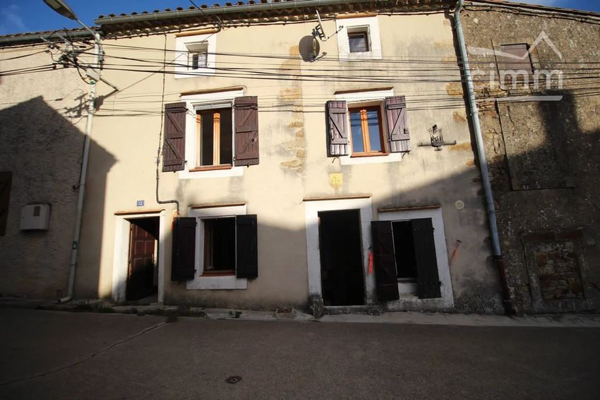 Image Vue à  maison de village de Sougraigne
