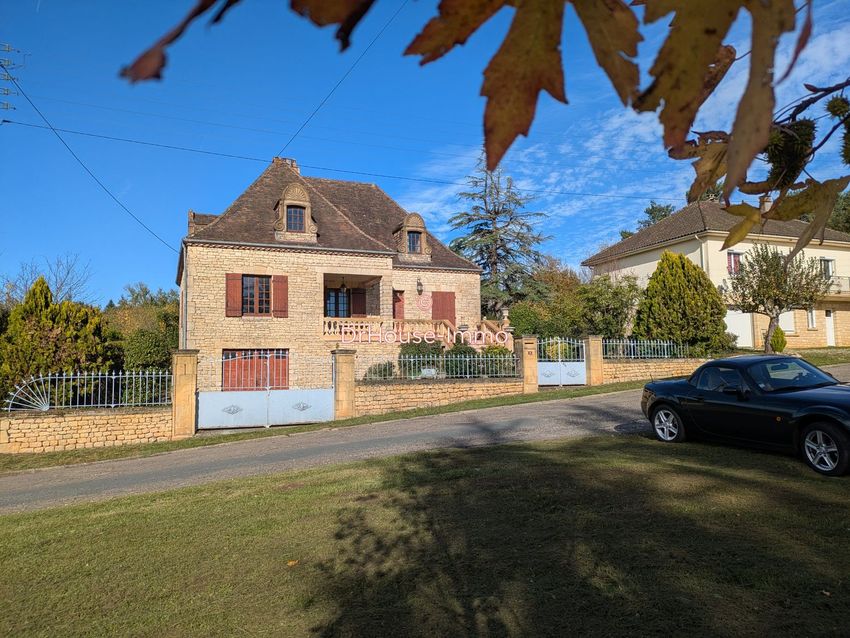 Image Façade à  villa de Villefranche-du-Périgord