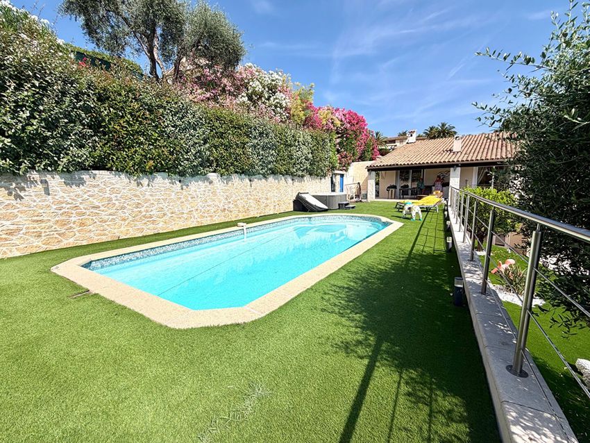 Image Piscine à  villa de Cagnes-sur-Mer