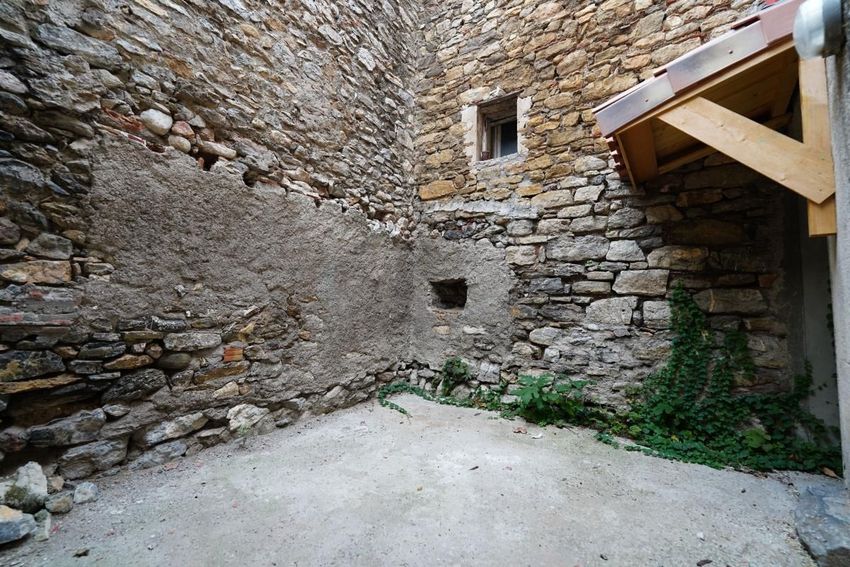 Image Façade à  maison de village de Cascastel-des-Corbières