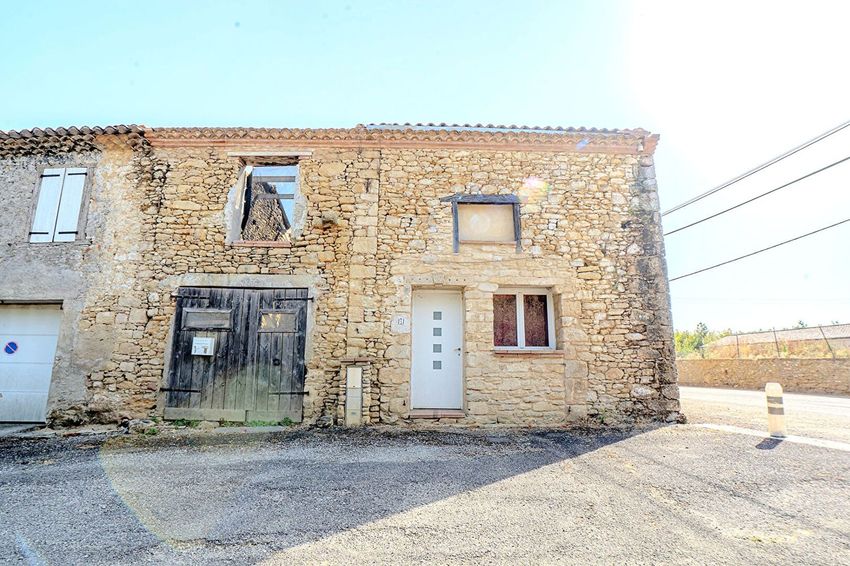 Image Façade à  maison de village de Puginier